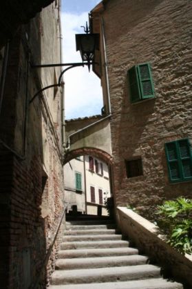 Rue de Montepulciano